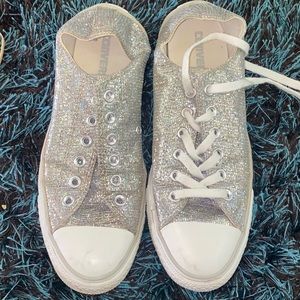 Silver glitter, converse
